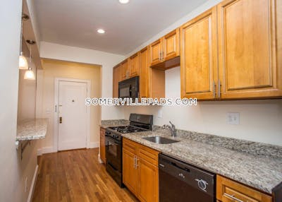 Somerville Amazing studio in Somerville  Winter Hill - $2,100 No Fee
